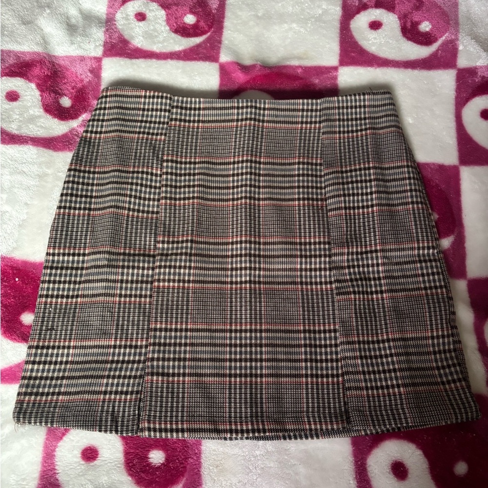 Elegant Plaid Mini Skirt - Black and Pink